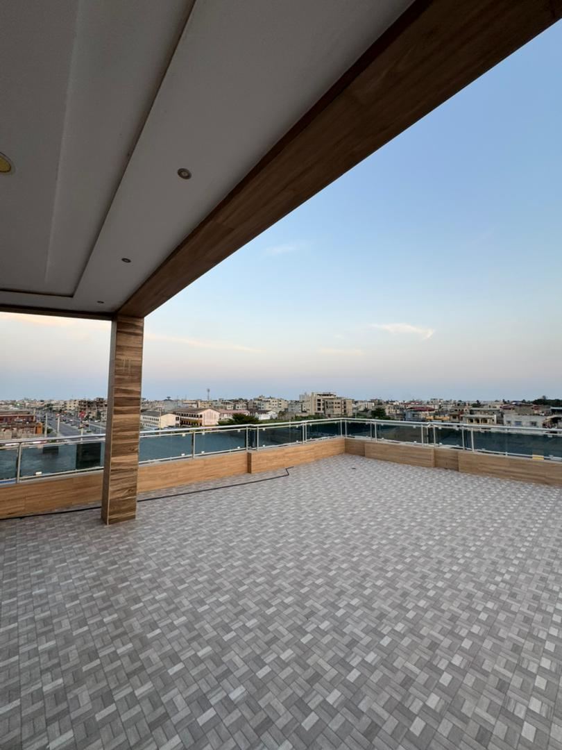 Terrasse du Duplex Prestige avec vue sur Cotonou
